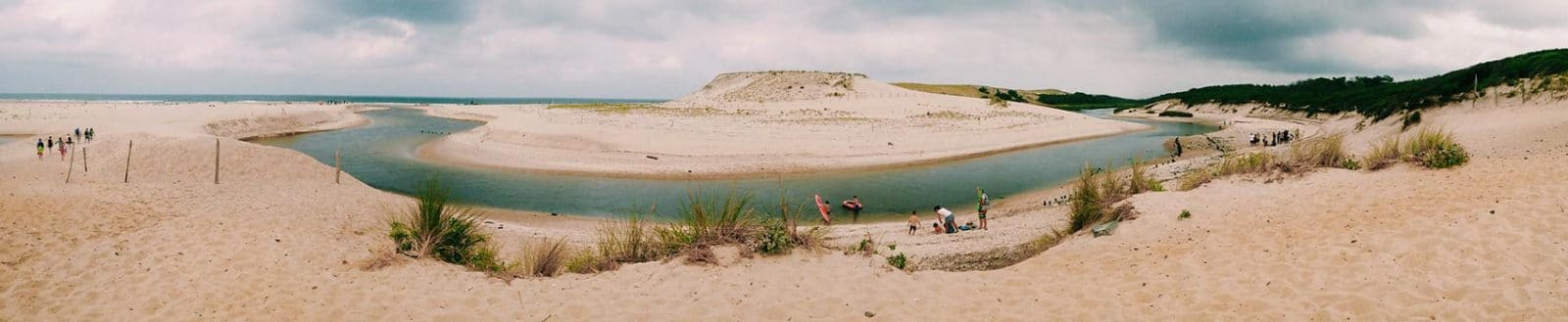 Le courant d’Huchet, franchi par la voie du littoral entre la Jaougue et Moliets