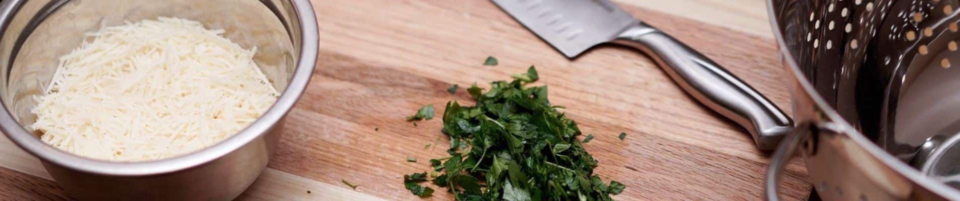 planche à découper pour préparer les spécialités culinaires des Landes